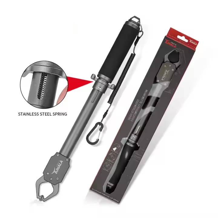Fishing lip clipper